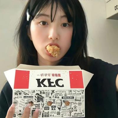 狐狸躲进洞